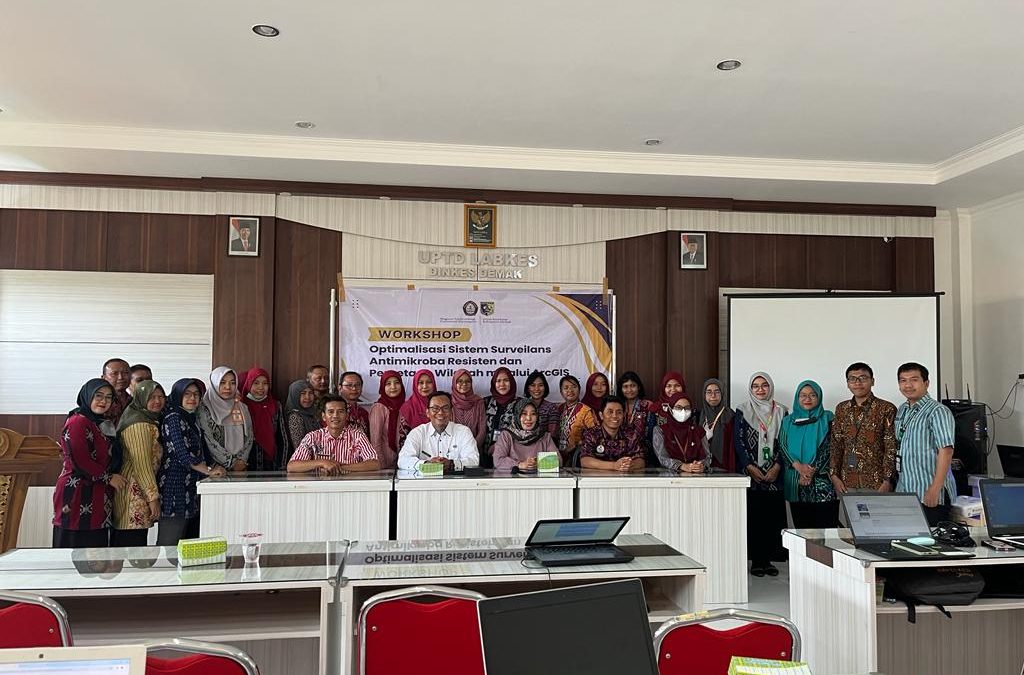 Master of Epidemiology Undip Holds ArcGIS Training as Mapping of Antimicrobial Resistance Surveillance System in Demak Regency